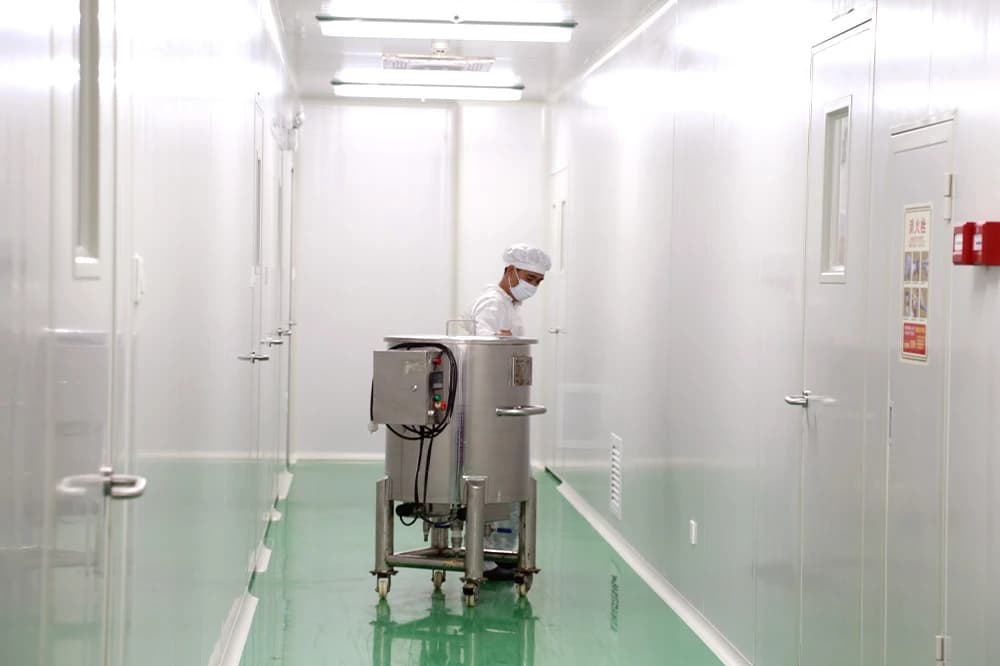 How to Choose a Skincare OEM Manufacturer: A B2B Buyer's Checklist