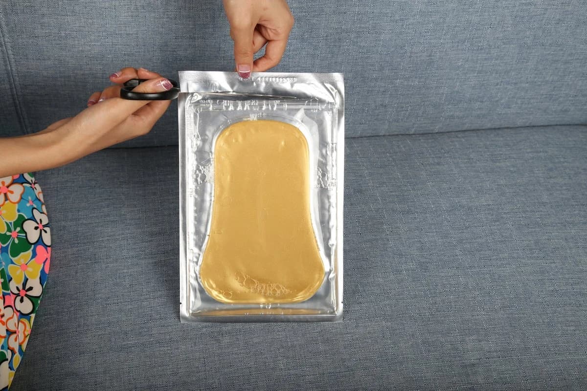 Golden Crystal Foot Mask - 12