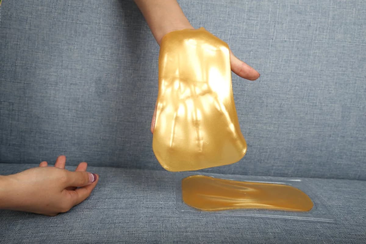 Golden Crystal Foot Mask - 20