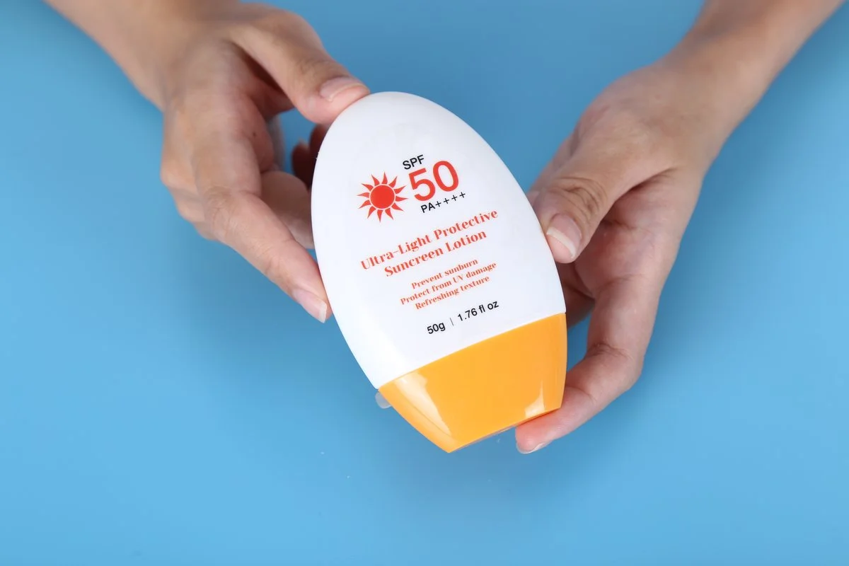 Солнцезащитный крем широкого спектра SPF 50+ - 27