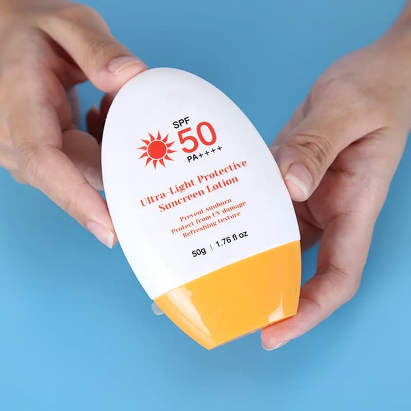 Солнцезащитный крем широкого спектра SPF 50+ - 10