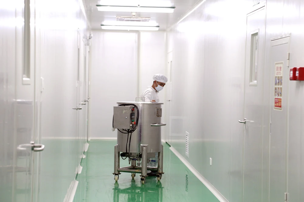 CALLA cleanroom — Class 100K dust-free production