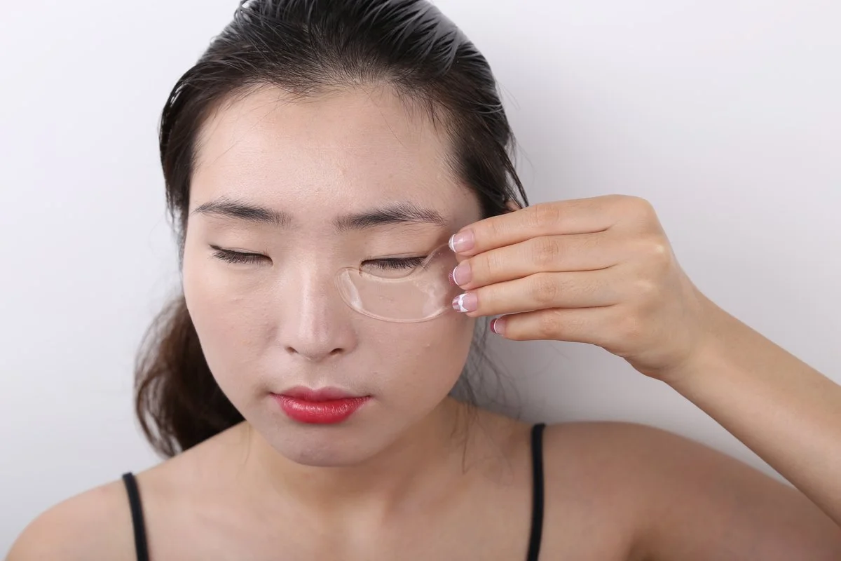Crystal Collagen Eye Mask thumbnail 6